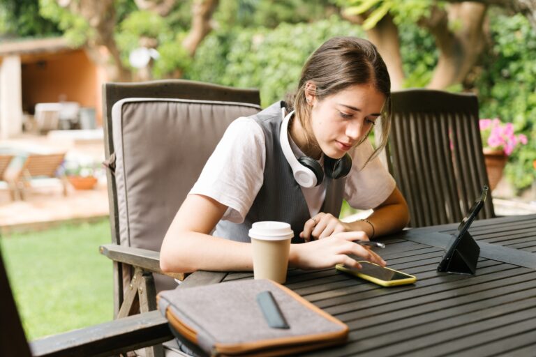 Studying criminal law in the garden with technology